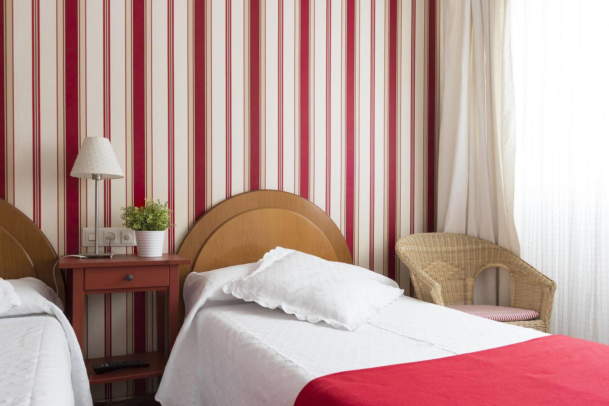Hostal La Carballinesa Сантяго де Компостела Екстериор снимка
