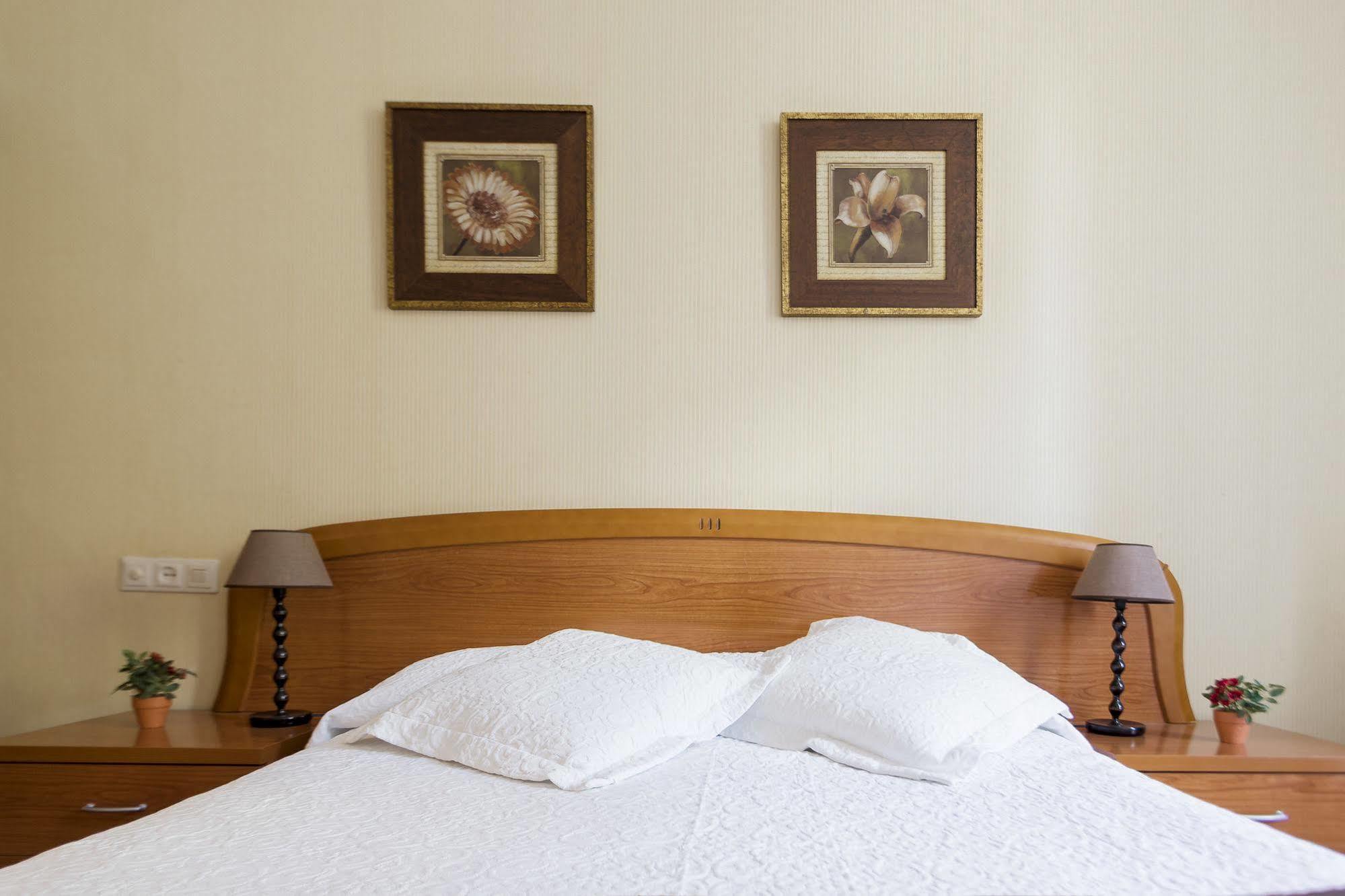 Hostal La Carballinesa Сантяго де Компостела Екстериор снимка