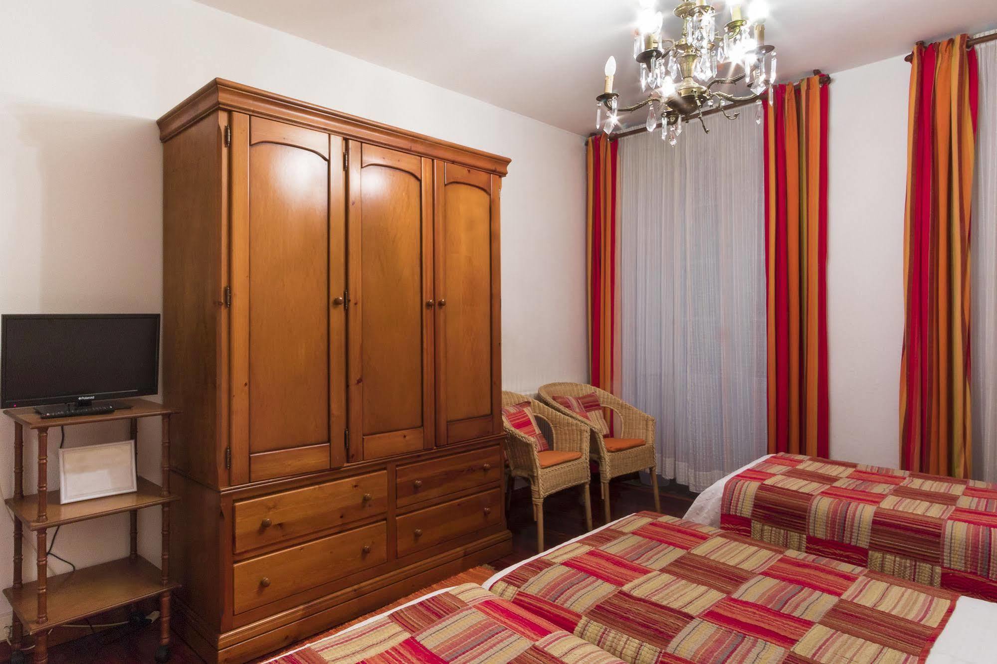 Hostal La Carballinesa Сантяго де Компостела Екстериор снимка