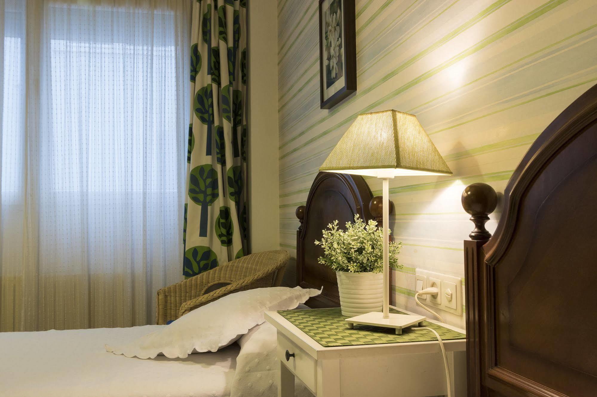 Hostal La Carballinesa Сантяго де Компостела Екстериор снимка